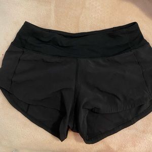 Black lululemon speed up shorts 2.5 in size 2 WITHOUT LINER